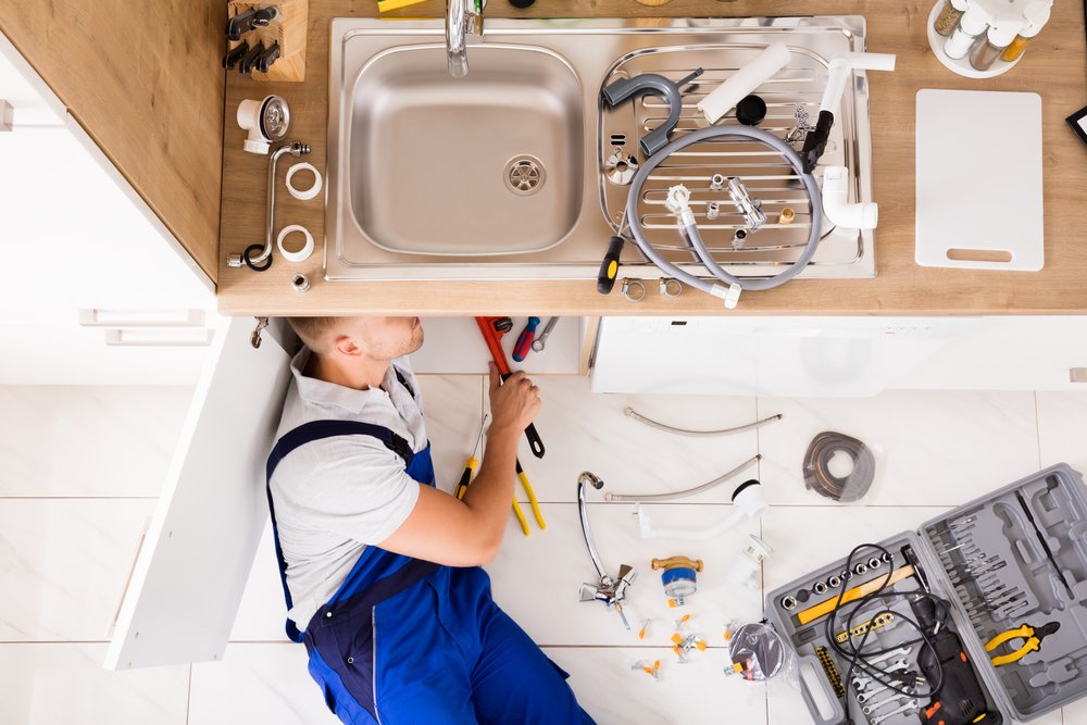 Spüle einbauen Handwerker